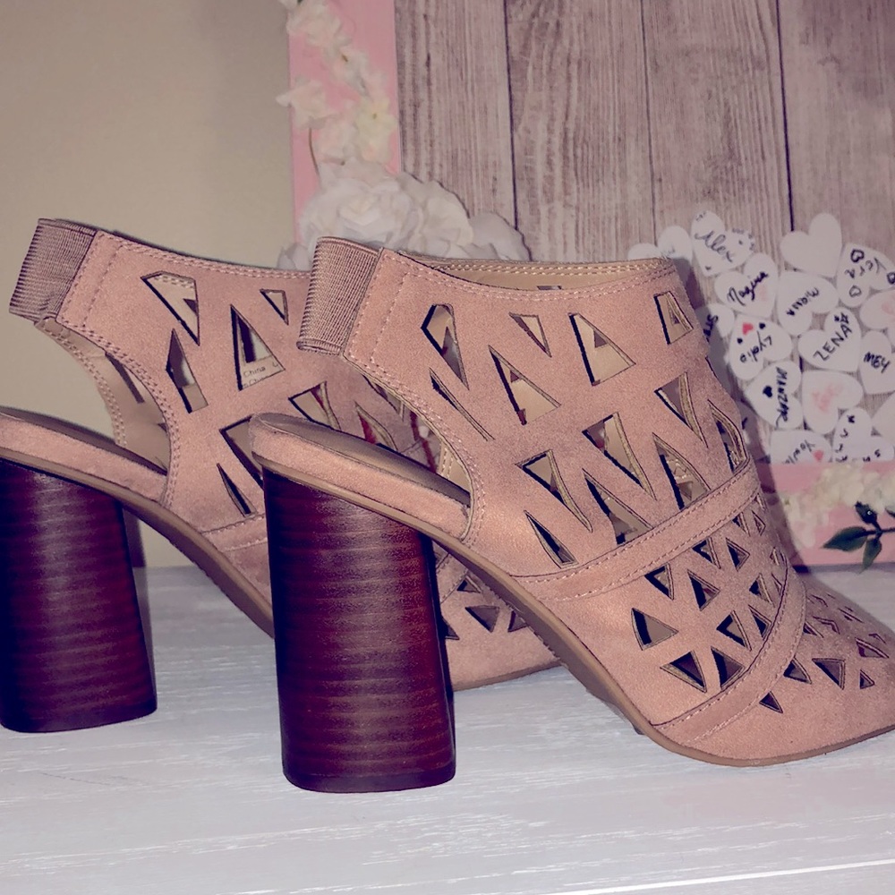 Spring Tan Shoes - Picture 3 of 5